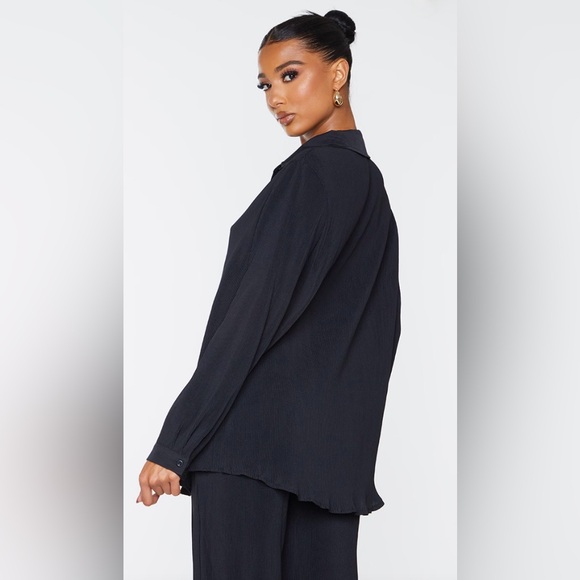 PRETTY LITTLE THING Black Plissé Button Down Oversized Shirt (10) - Picture 2 of 8